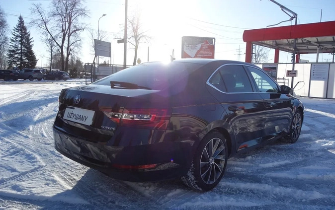 Skoda Superb cena 105000 przebieg: 69700, rok produkcji 2017 z Radzymin małe 232